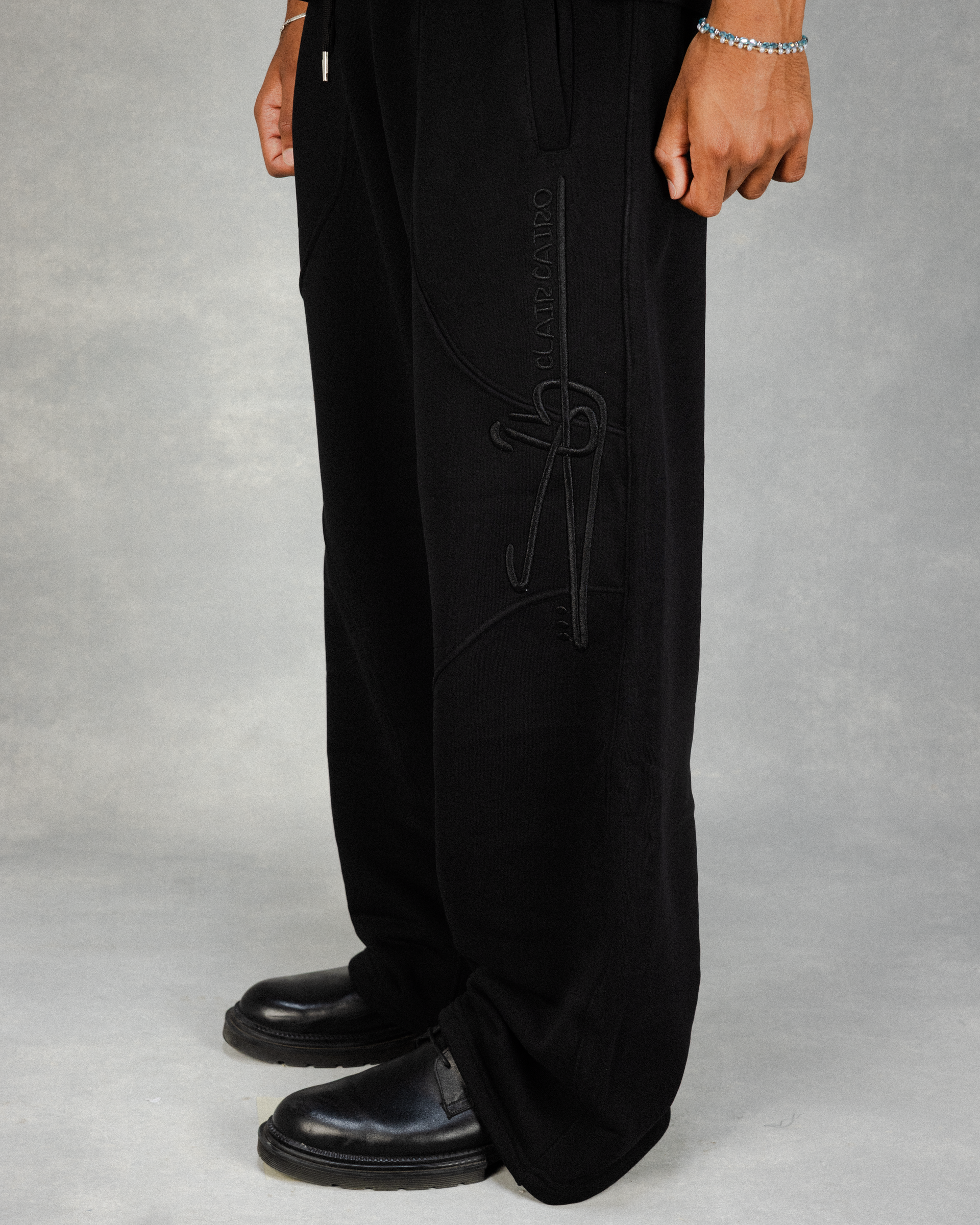 “SIN SIGNATURE” Sweatpants in Black